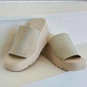 Bone Sparkle Babe Plattorm Sandal Brand Soda Size 8